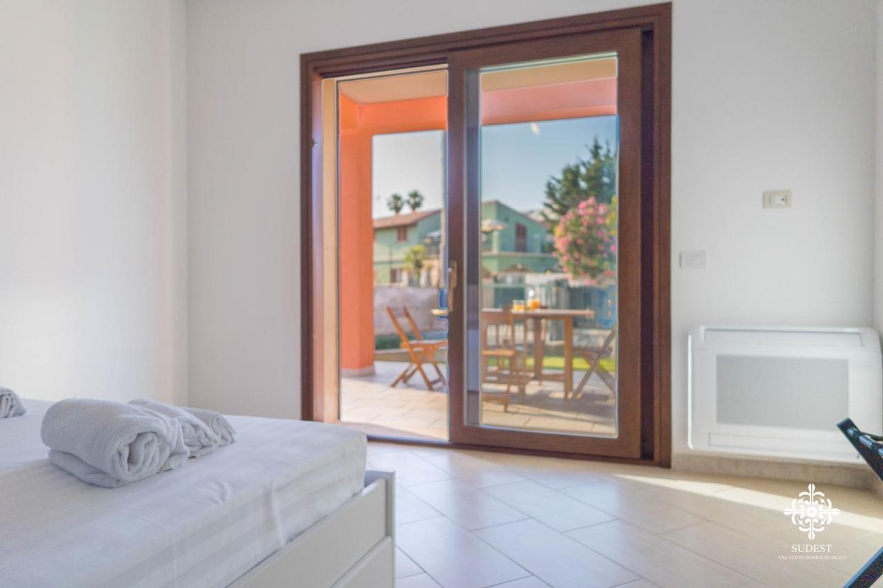 Villa Seaside - Beach Retreat With Jacuzzi Syrakus Exterior foto